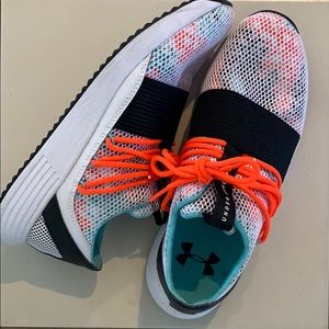Under armor sneakers size 9.5